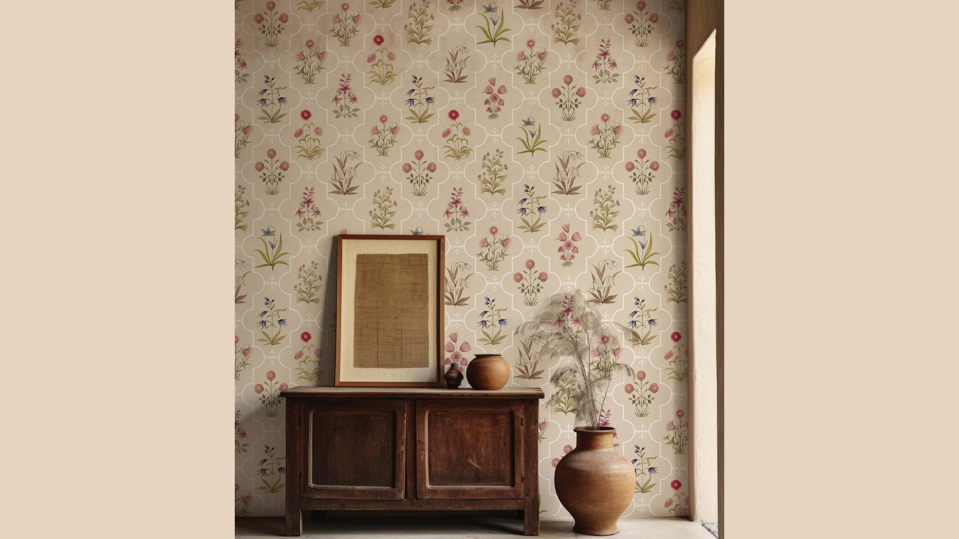 Royal Promenade: Indian Vintage Floral Wallpaper