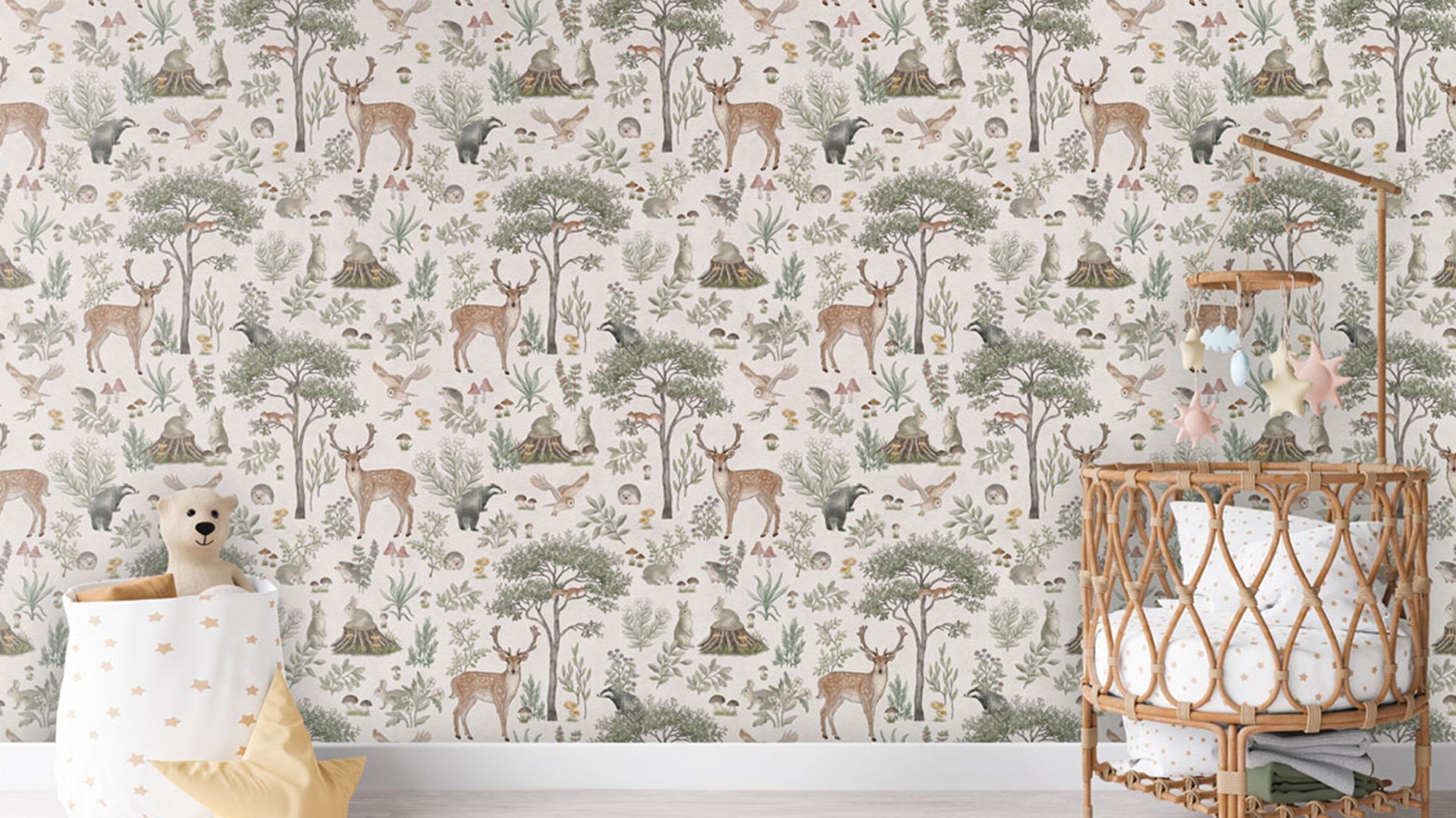 Fantastic Forest: Woodland Animals In Forest Wallpaper